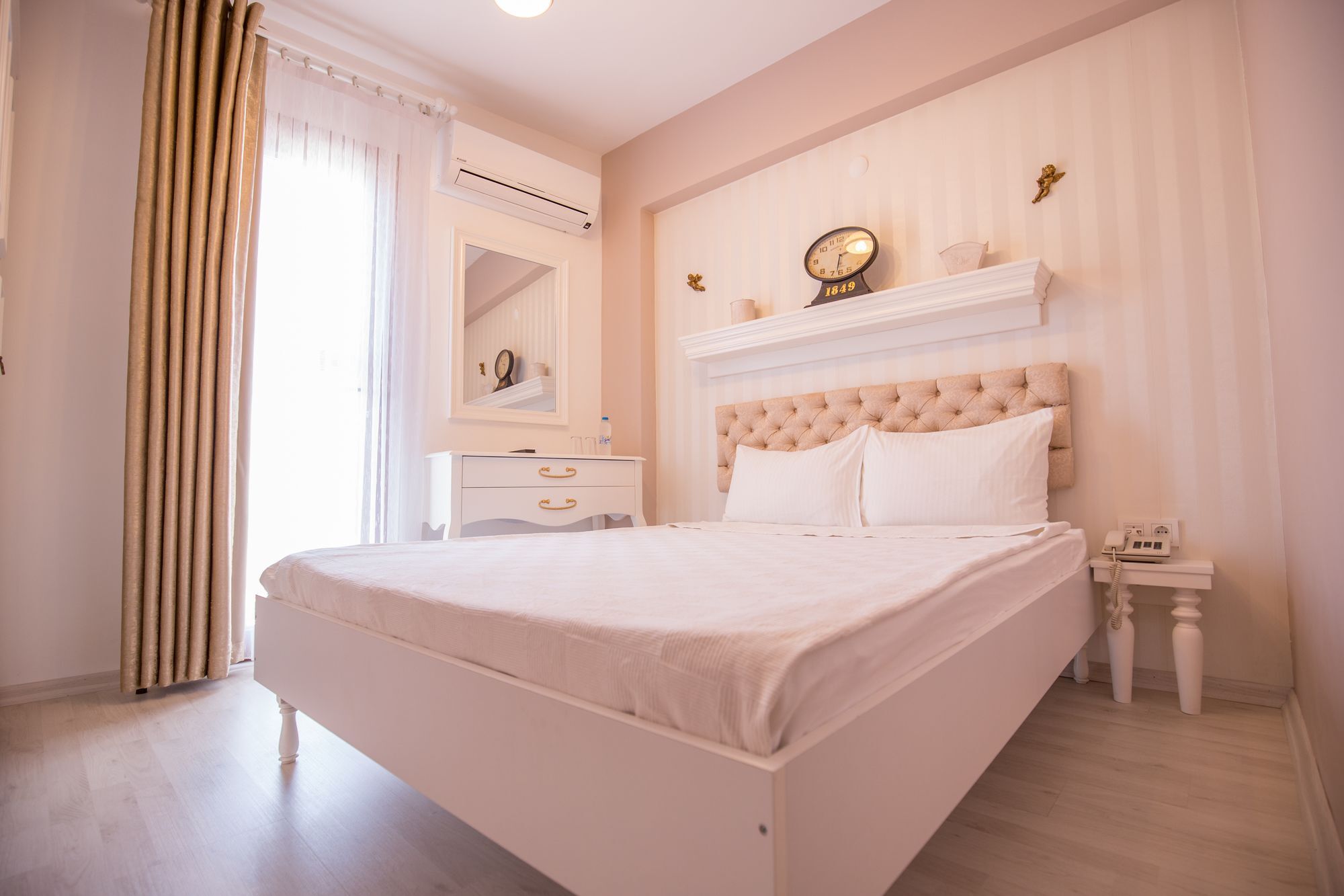 Menendi Otel Foça Exteriör bild