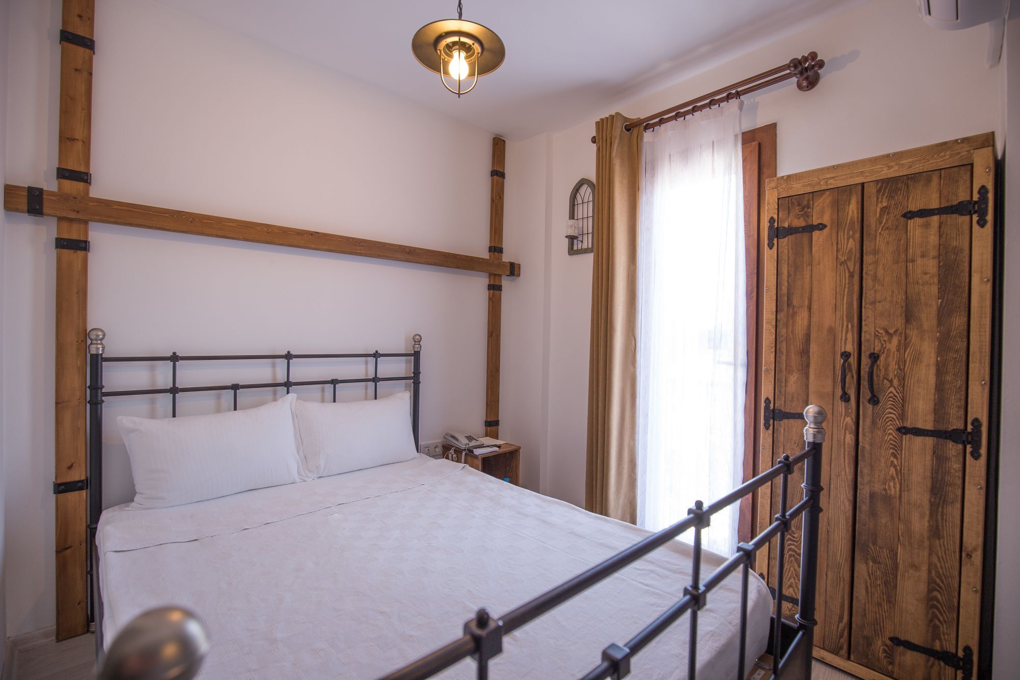 Menendi Otel Foça Exteriör bild